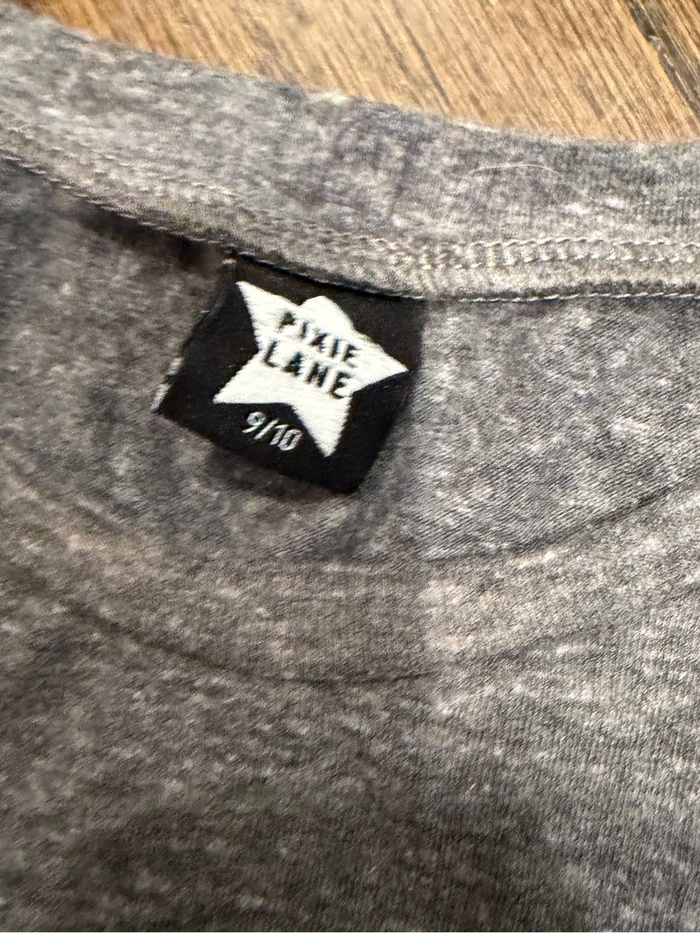 PixieLane Girls' Gray 'Favorite Camper' Tank Top - Pink Heart size 9/10 🩷 - Picture 3 of 5